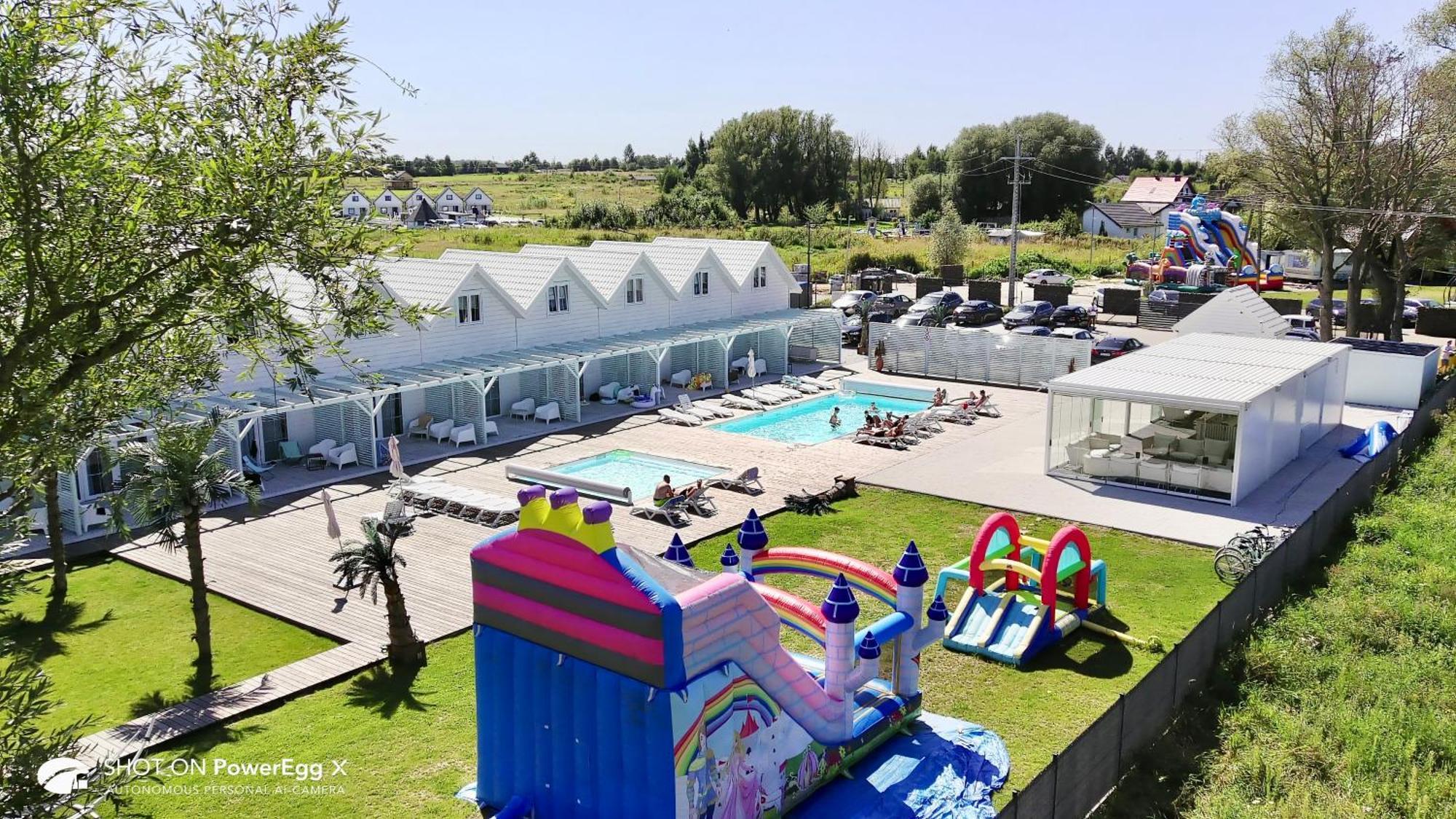Destino Wakacyjne Domki-dwa Podgrzewane Baseny-drink Bar Holiday home *